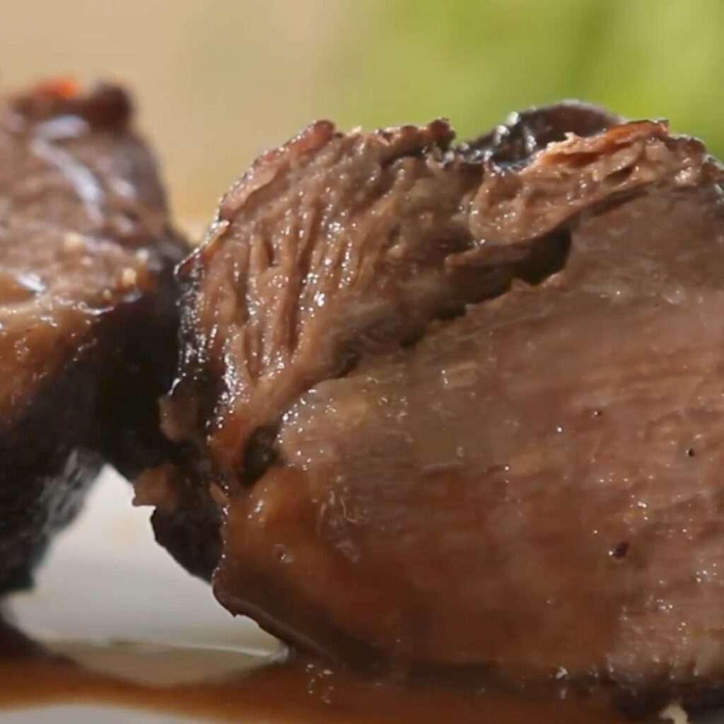 Slow-Cooked Lamb: A Flavorful Journey to Tender Perfection